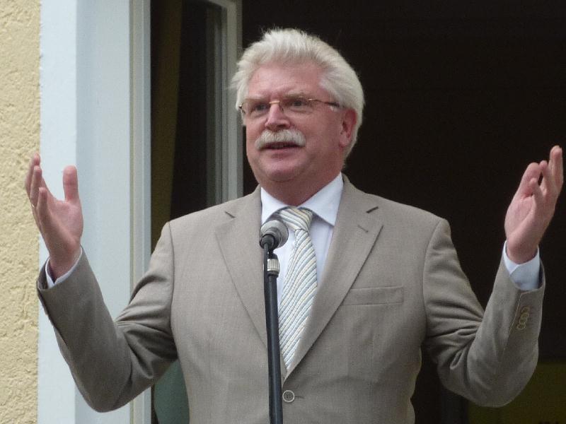 Herr Staatsminister fuer wirtschaft Herr Martin Zeil lobt die Gemeinsamkeiten mit herrn prof dr.oberreuter www.muenchenfenster.de