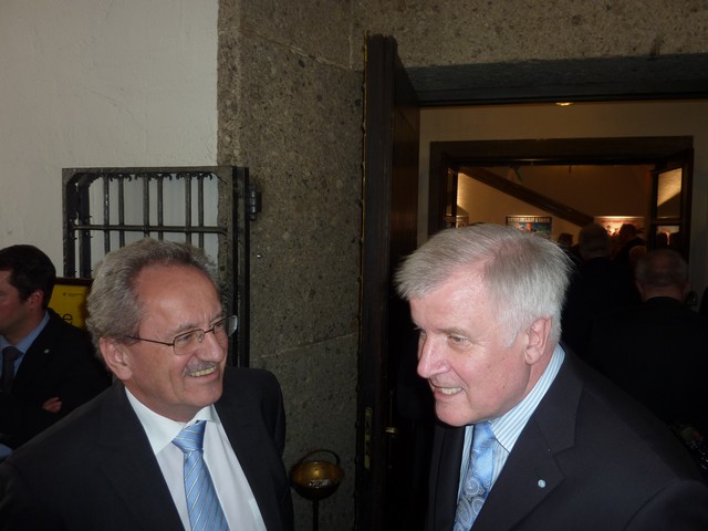 Herr Seehofer und Herr Ude einträglich zur Eröffnung der Nationalen Spezial Olympics www.münchenfenster.de