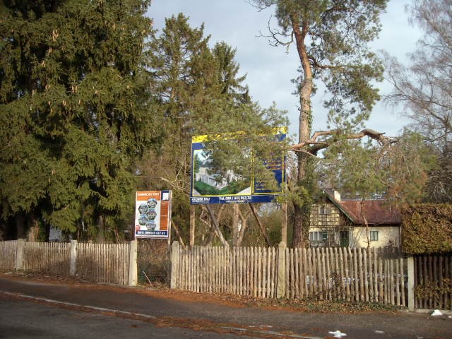 Diese Schilder sind der Garant fuer die Zerstoerung des alten idyllischen Hauses in der Hofbrunnstrasse ( Solln) www.muenchenfenster.de