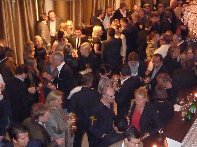 Geldene Gaeste aus Politik,Wirtschaft und Kultur feierten ddie Eroeffnung bis spaet in die Nacht. www.muenchenfenster.de