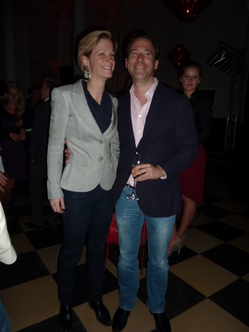 Geldene Gaeste aus Politik,Wirtschaft und Kultur feierten ddie Eroeffnung bis spaet in die Nacht. www.muenchenfenster.de