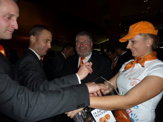 Loserfuer die von Regine Sixt gestiftete Kinderhilfe www.muenchenfenster.de