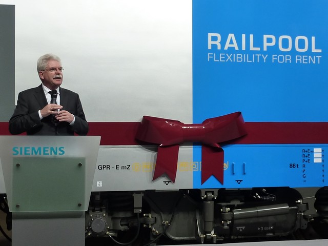 Minister Zeil bei der Uebergabe des Vectron an Railpool www.muenchenfenster.de