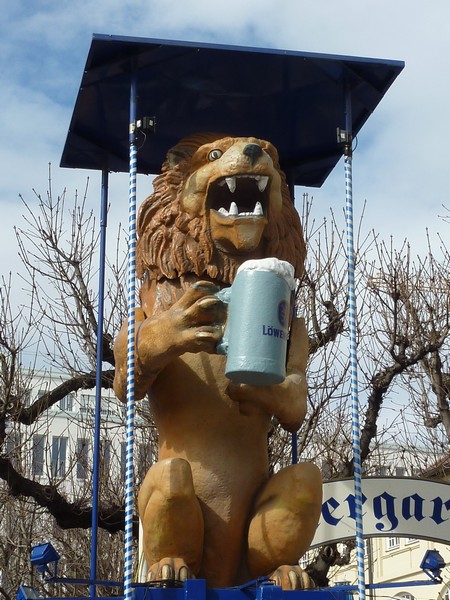 Der Löwe ruft zum Starkbieranstich 2013 www.muenchenfenster.de