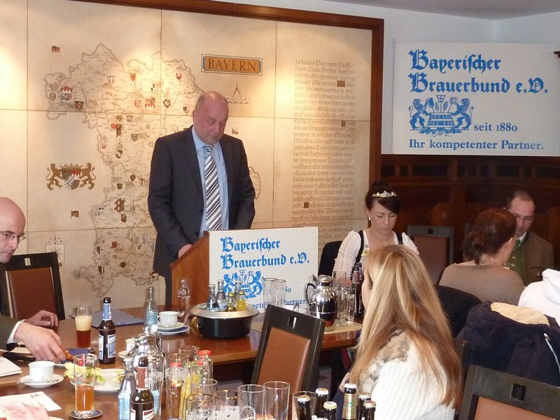 Päsident Herr Friedrich Duell bei der Pressekonferenz 2013 des Byrischen Brauerbundes