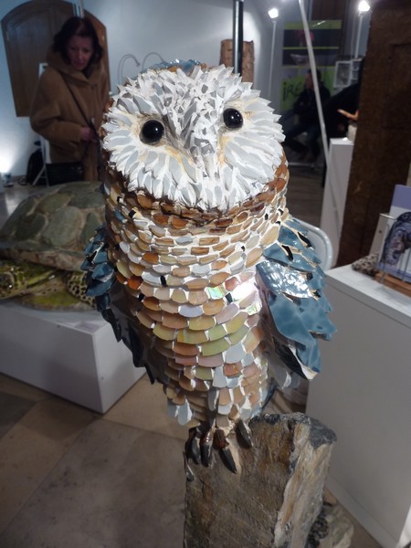 In sehr aufwendiger Arbeit wurde dieses Kunstwerk von Karin Gerwein erschaffen www.muenchenfenster.de