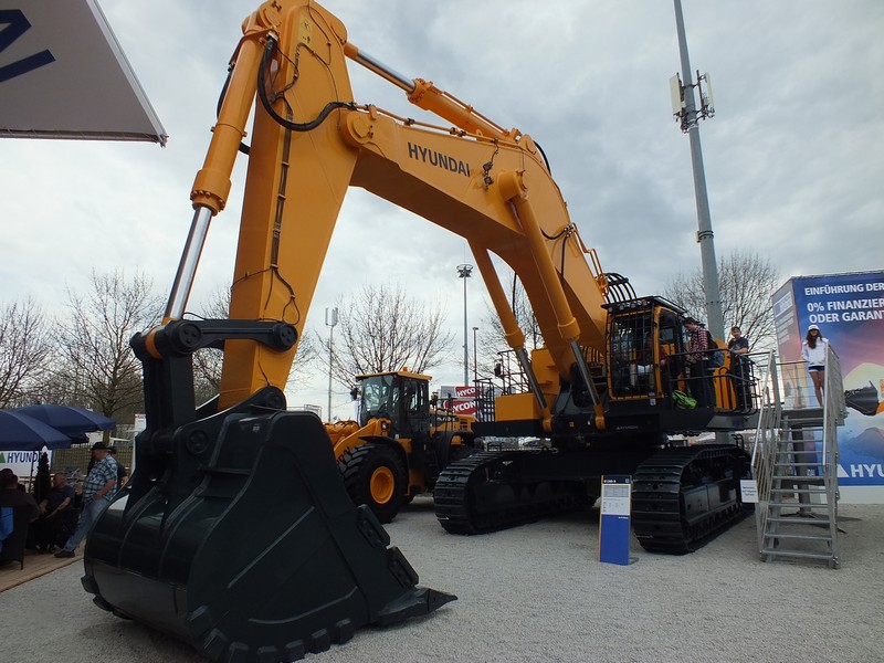 Wenn die Baumaschinen und der Service so sind wie die Autos der Marke ? www.muenchenfenster.de