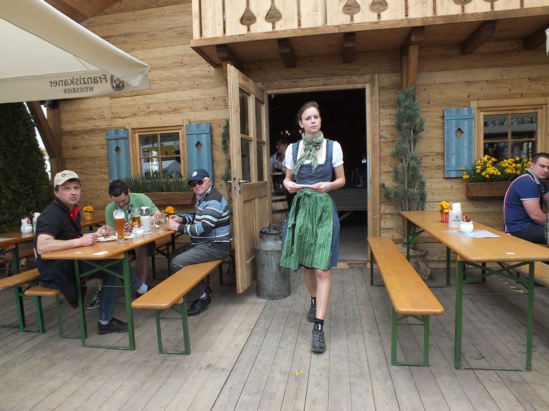 Ein Bayerisches Madel auf der Bauma 2013 www.muenchenfenster.de