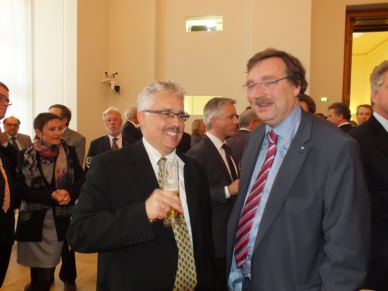 Gäste des Empfangs zu Ehren von Herrn Georg Schmid www.muenchenfenster.de