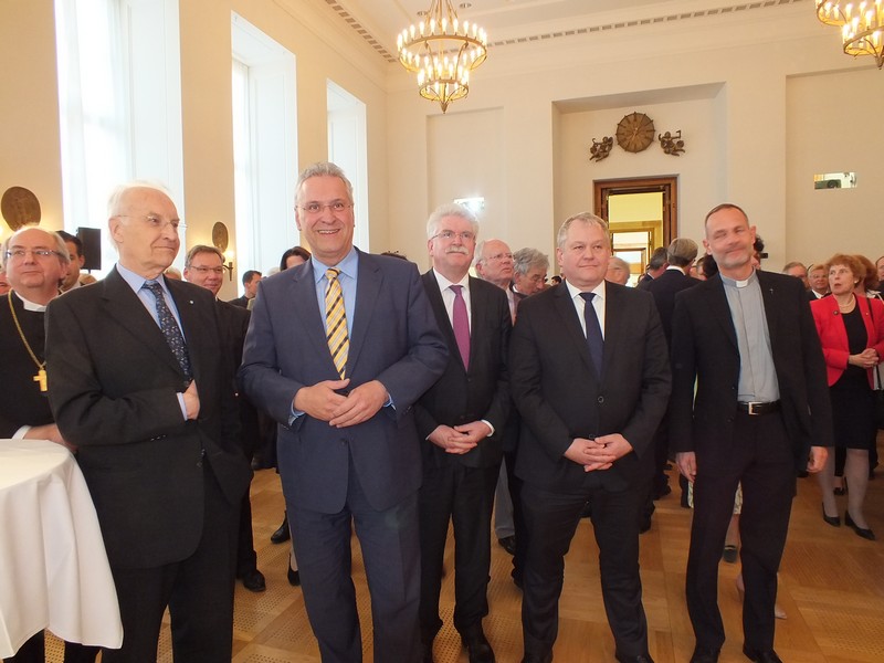 Gäste des Empfangs zu Ehren von Herrn Georg Schmid www.muenchenfenster.de