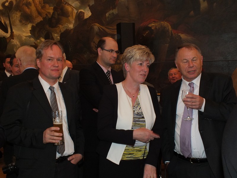 Gäste des Empfangs zu Ehren von Herrn Georg Schmid www.muenchenfenster.de