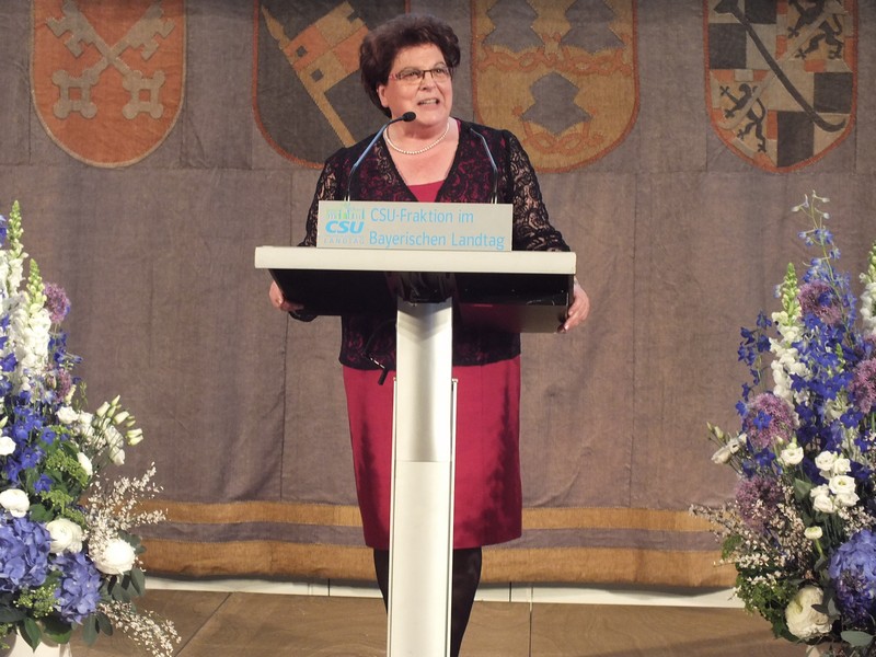 Frau Stamm Präsidentin des Landtages bei Ihre Laudatio zu Ehren Herrn Georg Schmid www.muenchenfenster.de
