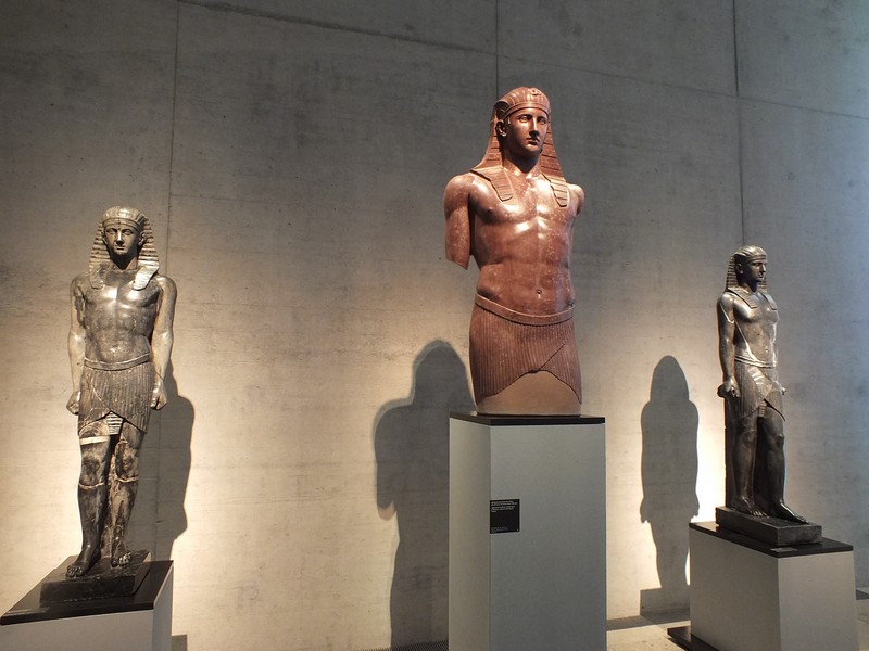 Einge tausend Jahre alte original Exponate im Museum für Ägyptische Kunst in München www.muenchenfenster.de