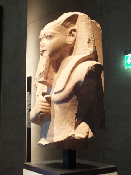 Einge tausend Jahre alte original Exponate im Museum für Ägyptische Kunst in München www.muenchenfenster.de