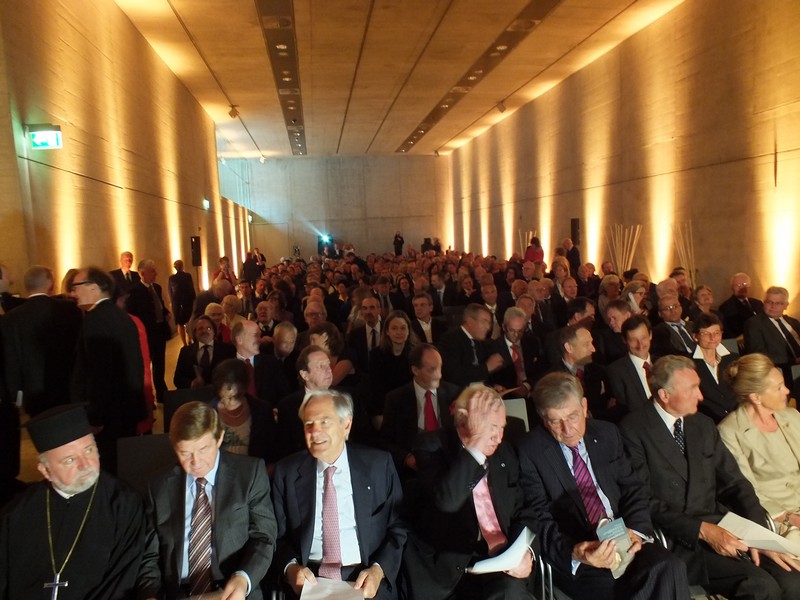 Geladene Gäste aus Politik, Wirtschaft und Kultur www.muenchenfenster.de