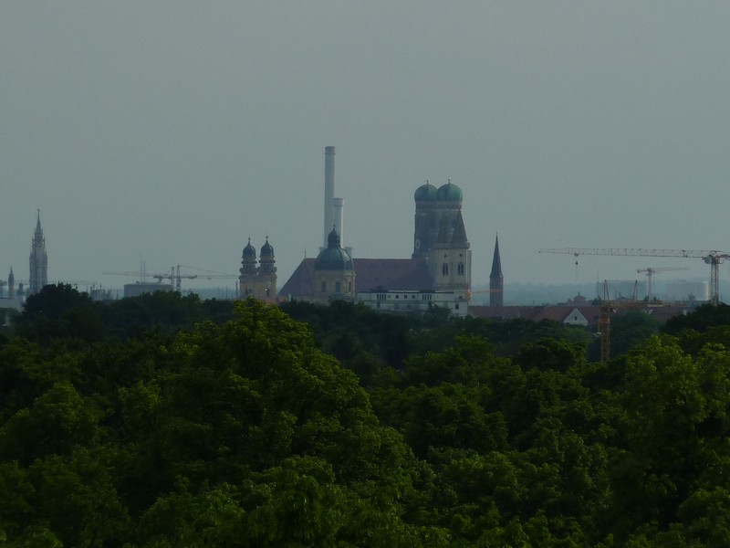 Sicht auf die Frauenkirche von der Residenz aus www.muenchenfenster.de