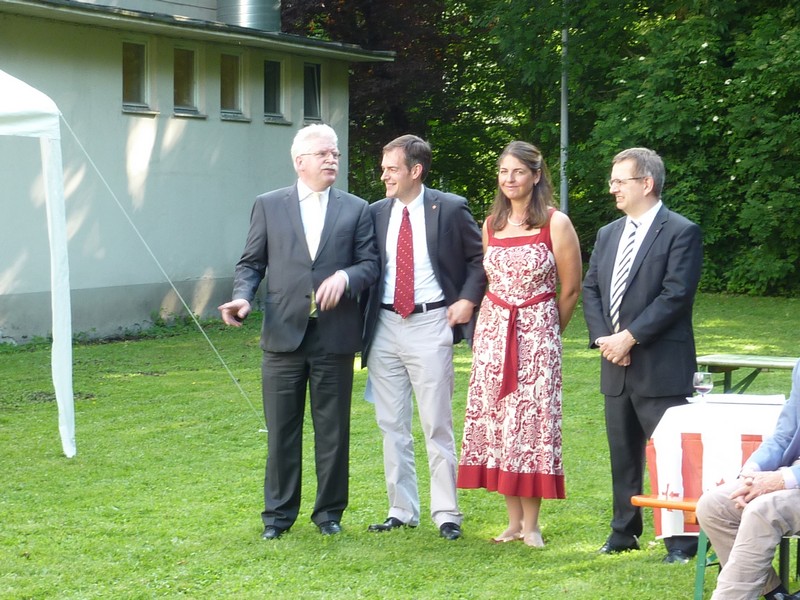 Von links nach rechts Herr Martin Zeil,HerrGoodinson,Frau Goodinson,Herr Dr Raimund Lammersdorf (Direktor Amerikahaus ) www.muenchenfenster.de