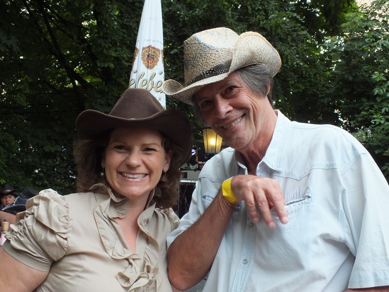 Abi Ofarims Charity-Night 2013 im Cube zu Gunsten "Kinder von gestern" www.muenchenfenster.de