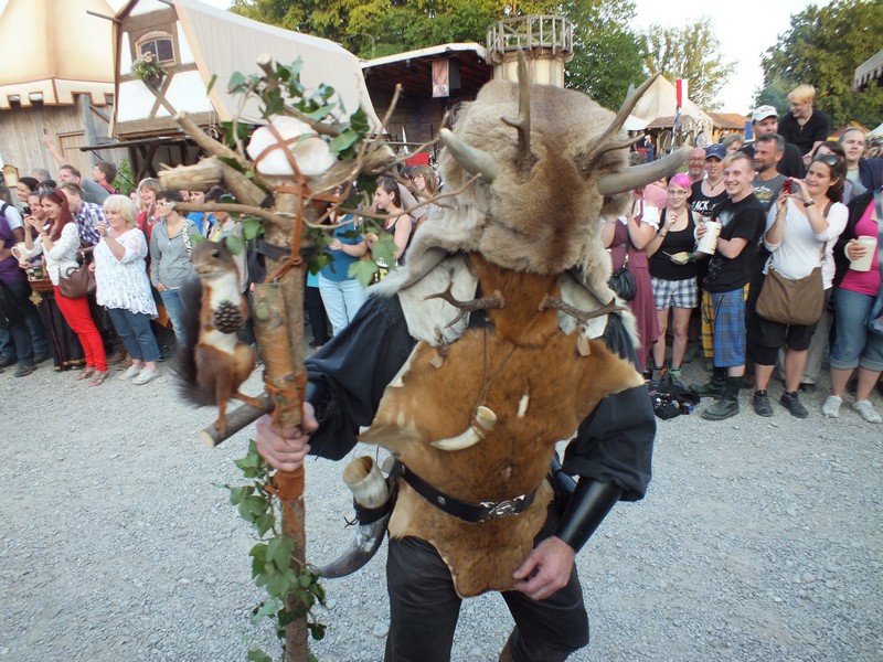 Im Mittelalter geht man so aus wie auf Gut Kaltenberg 2013 www.muenchenfenster.de