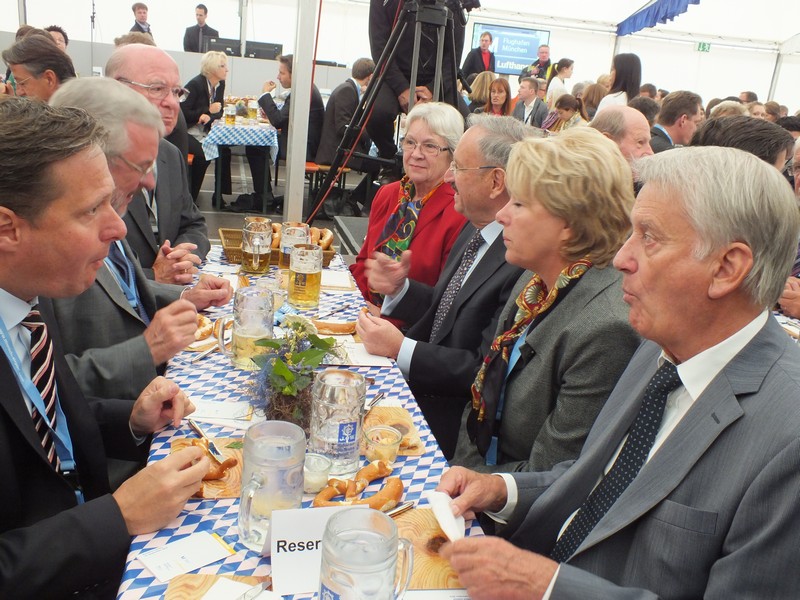 Eindrücke zum Richtfest 2013 des Sateltenterminals www.muenchenfenster.de