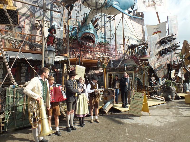 Das neue Hightec Laufgeschäft auf der Wiesn 2013 www.muenchenfenster.de