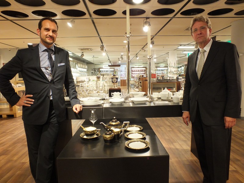 Ausstellungseröffnung der königlichen Porzellan-Manufaktur Berlin im Hause Kustermann www.muenchenfenster.de