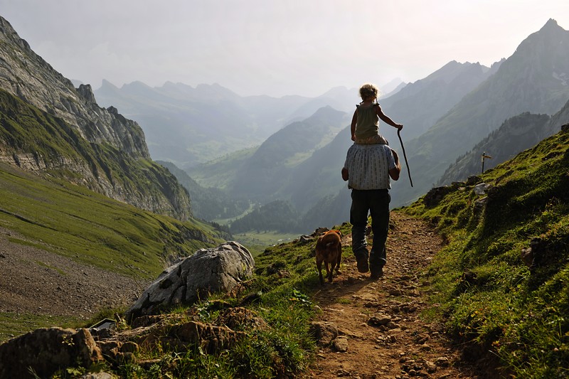 SWITZERLAND - SOMMER - BRAUCHTUM - TRADITIONEN münchenfenster