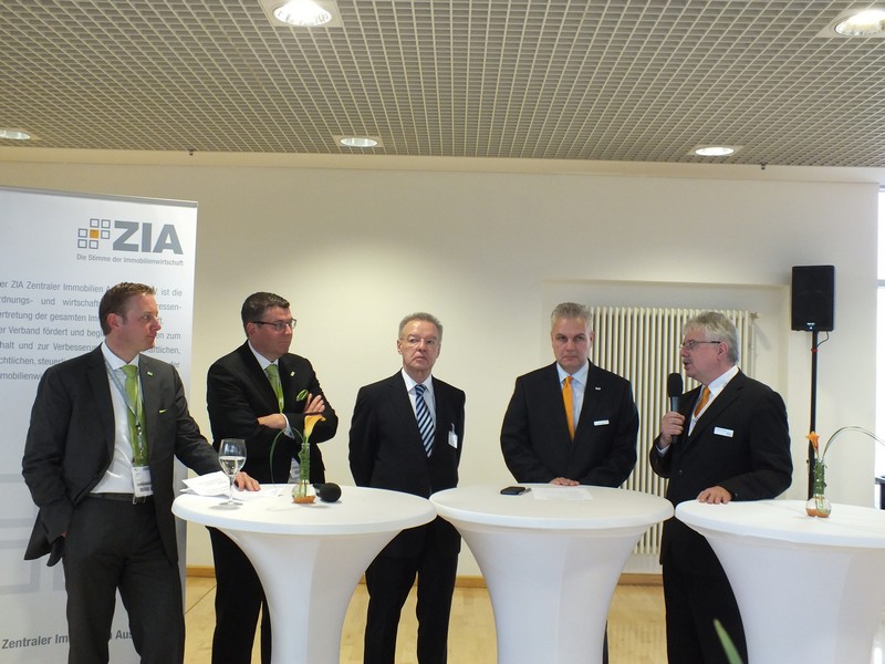 Heute startet die internationale Fachmesse für Immobilien und Invstitionen bei der 1.663 Aussteller aus 33 Ländern vertreten sind.