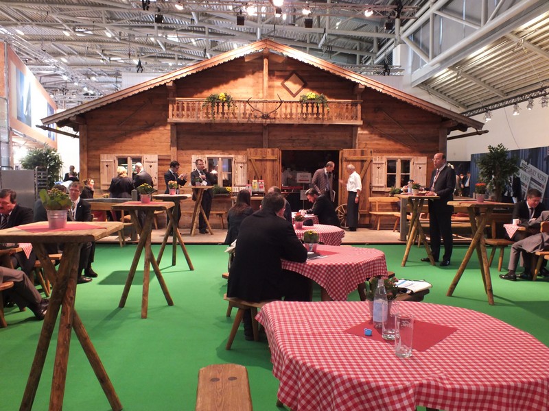 Heute startete die internationale Fachmesse für Immobilien und Invstitionen bei der 1.663 Aussteller aus 33 Ländern vertreten sind. www.muenchenfenster.de