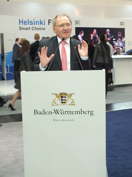 Heute startete die internationale Fachmesse für Immobilien und Invstitionen bei der 1.663 Aussteller aus 33 Ländern vertreten sind. www.muenchenfenster.de
