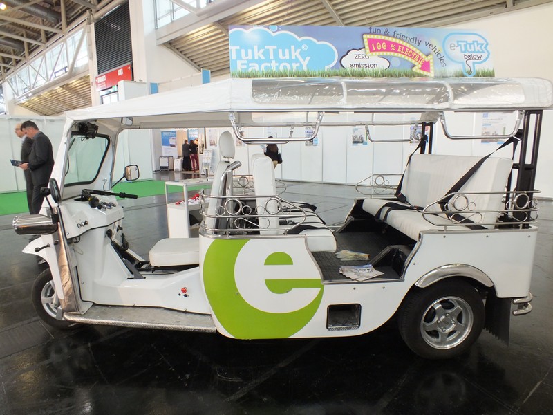 Ein elektrisches Tuk Tuk oder eher ein Sum Sum ? auf der eCarTec 2013 www.muenchenfenster.de