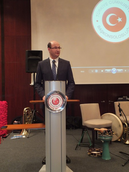 Der Staatssäkretär des Finanzministerums in Vertretung der Bayerischen Staatsregierung überbringt das Grusswort www.muenchenfenster.de