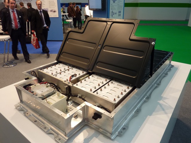 Der Accupack des i3 ist unter den Sitzen und bieitet somit einen guten Schwerpunkt des i3 www.muenchenfenster.de