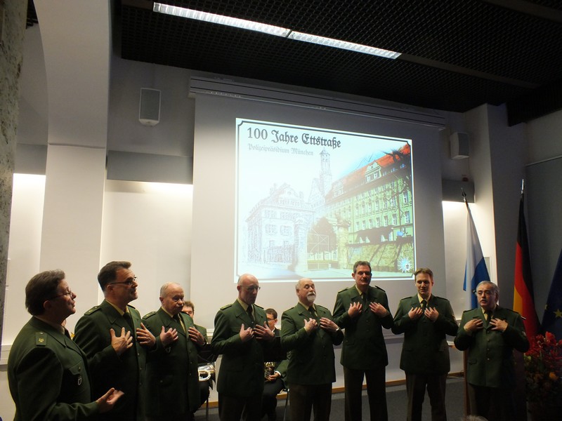 Männerchor der Münchner Polizei (Freundschaftslied) www.muenchenfenster.de
