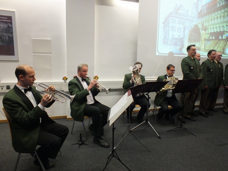 Bläserensemble des Polizeiorchesters und Männerchor der Münchner Polizei (Bayernhymne) www.muenchenfenster.de