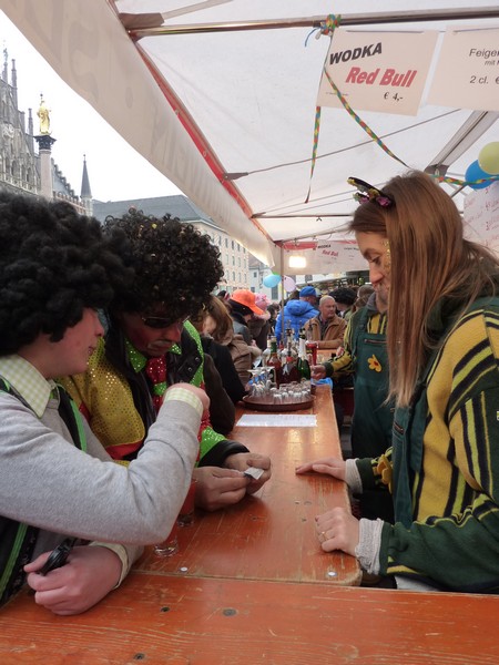 Faschingstreiben 2014 in der Münchner Innenstadt www.muenchenfenster.de