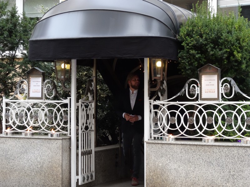 Der Eingang zum LEVELS hinter dem Gasteig www.muenchenster.de