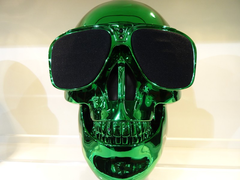 Eine futuristische aktive Lautsprecherbox www.muenchenrfenster.de