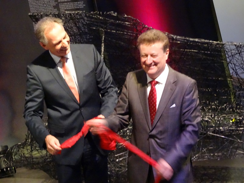 Jetzt ist sie Sondershow "harter stoff" eröffnet www.muenchenfenster.de