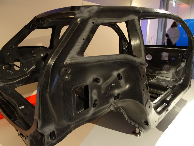 Fahrzeugkarosserie aus Carbon www.muenchenfenster.de