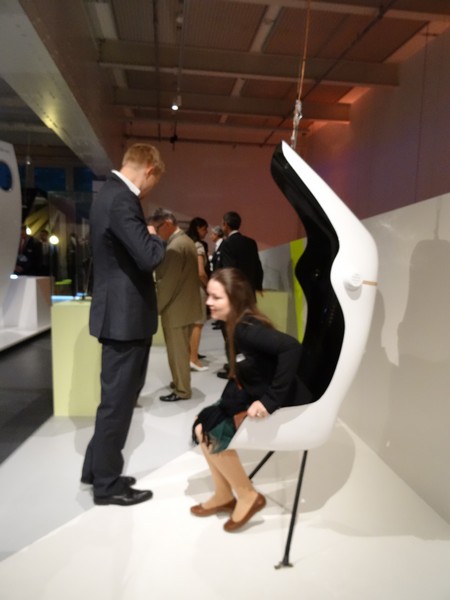 Der Klangstuhl von der Seite her gesehen www.muenchenfenster.de