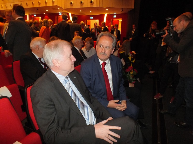 Links Ministerpräsident Seehofer und Alt-Oberbürgermeister Ude www.muenchenfenster.de