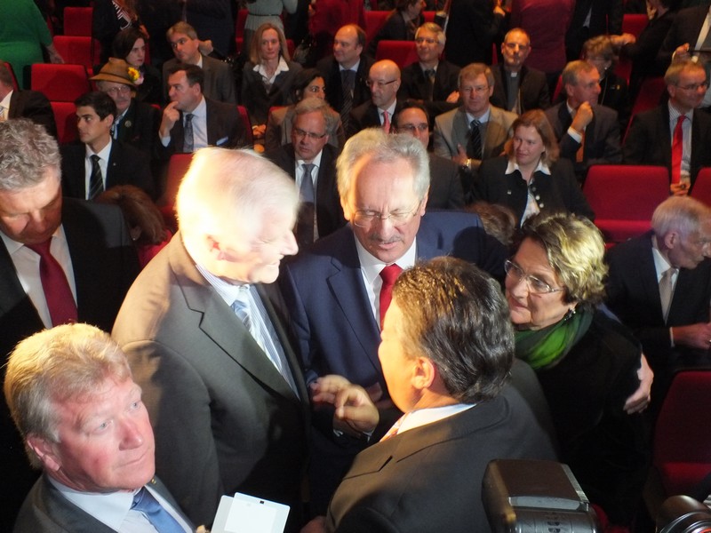 Christian Ude verabschiedet sich von seinen Gästen und Freunden www.muenchenfenster.de