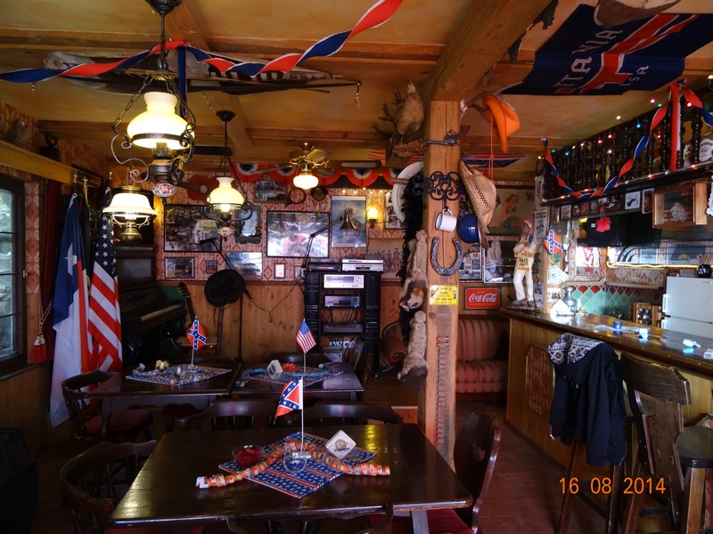 Der Saloon auf der Ber Beisberg-Ranch lässt jeders Cowboy-Herz hoher schlagen www.muencherfenster.de