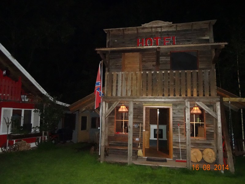 Das eigens für die Westernfreunde neu erbaute Hotel,klein aber fein www.muenchenrfenster.de