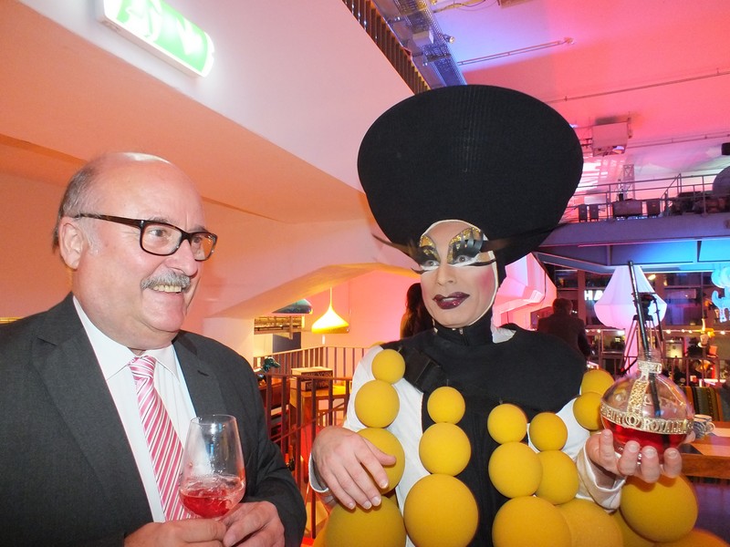 Grand Opening des KARE Flagship-Stores www.muenchenfenster.de