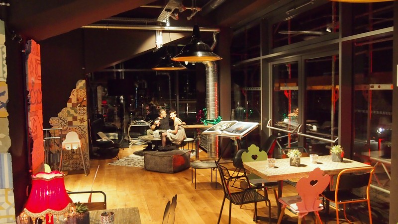 Hoch über dem Müncher Süden die Gasträumer der Kraftwerks-Küche www.muenchenfenster.de