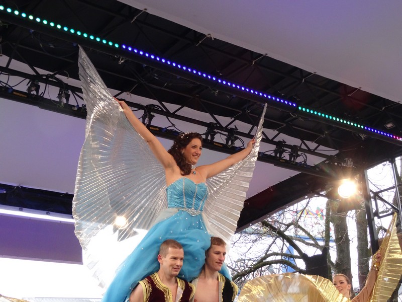 Winkend, wirbelnd und ein bisschen frivol,der Münchner Fasching 2015 www.munichpeople.com