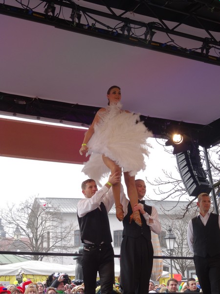Winkend, wirbelnd und ein bisschen frivol,der Münchner Fasching 2015 www.munichpeople.com