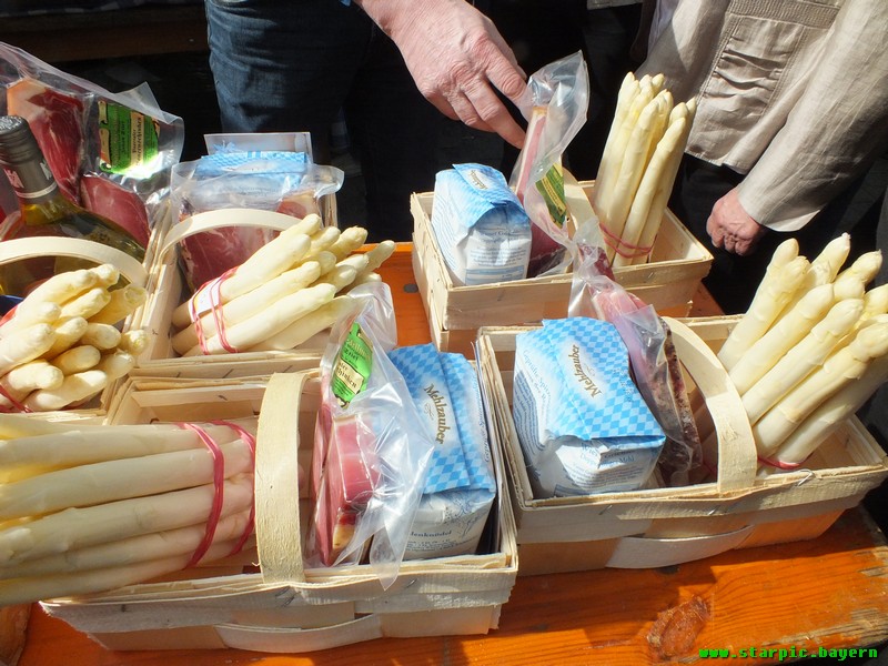Spargelsaisoneröffnung 2015 auf dem Vikualienmarkt www.muenchnerfenster.de